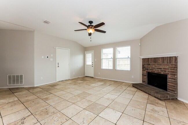 Building Photo - 1917 Indian Lilac Dr