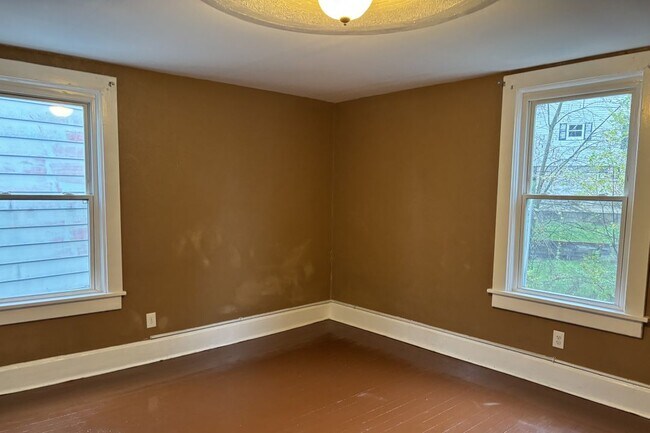 Building Photo - 41 Sylvia Ave