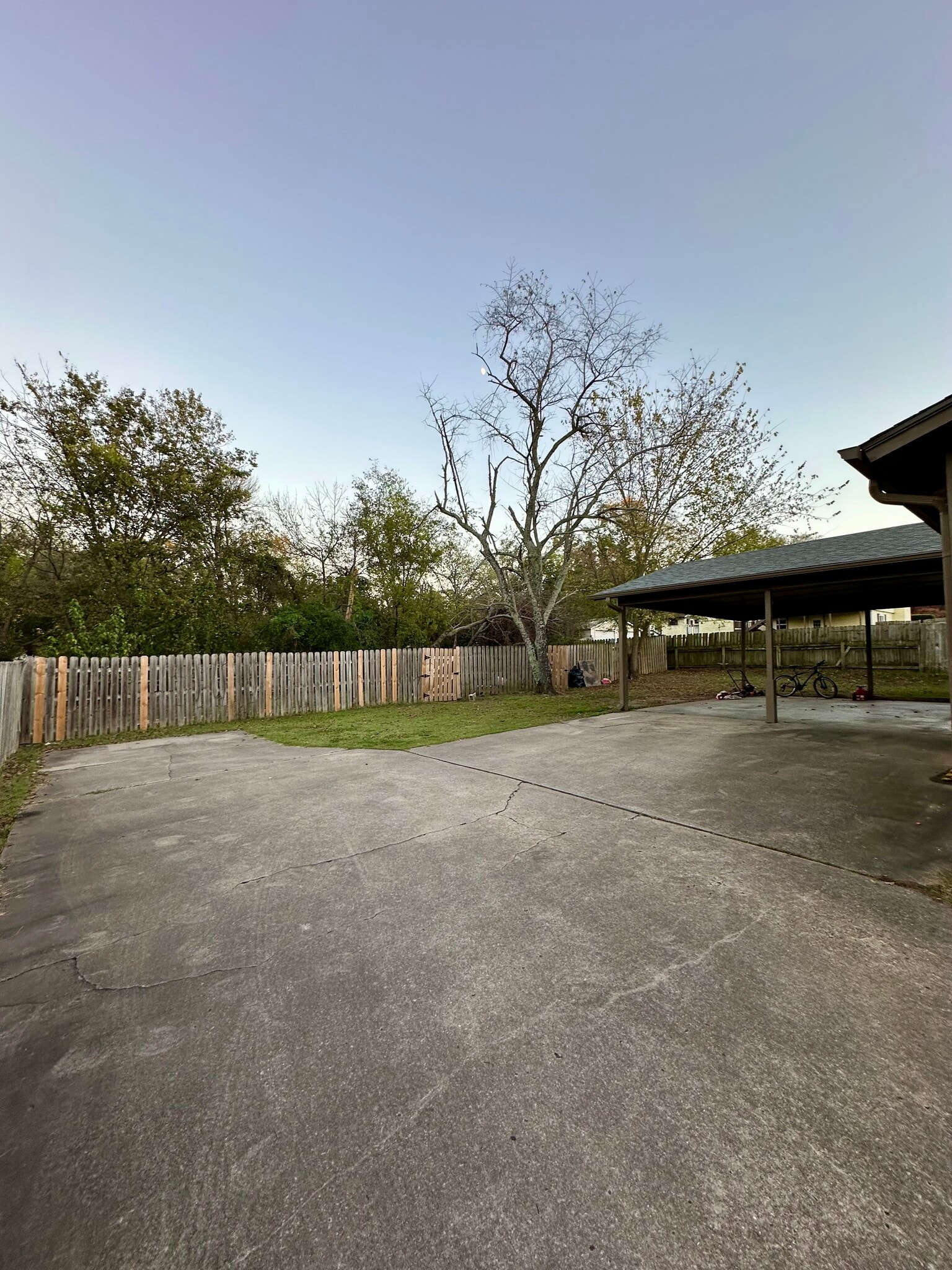 Back Parking - 500 N 46th St