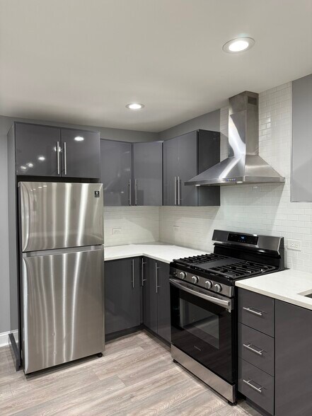 Building Photo - 2251 W Cullerton St