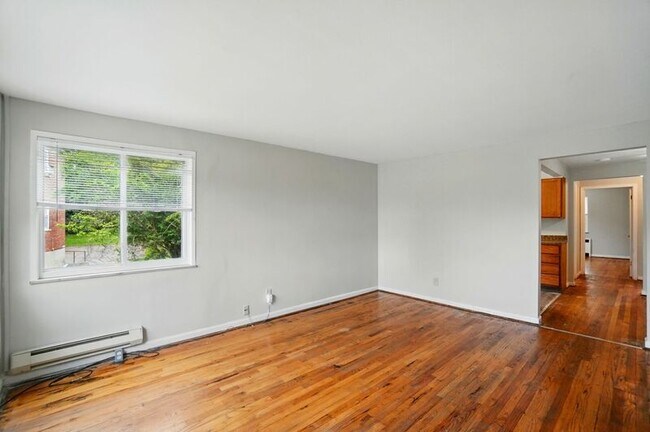 Building Photo - 3926 E Gatewood Ln