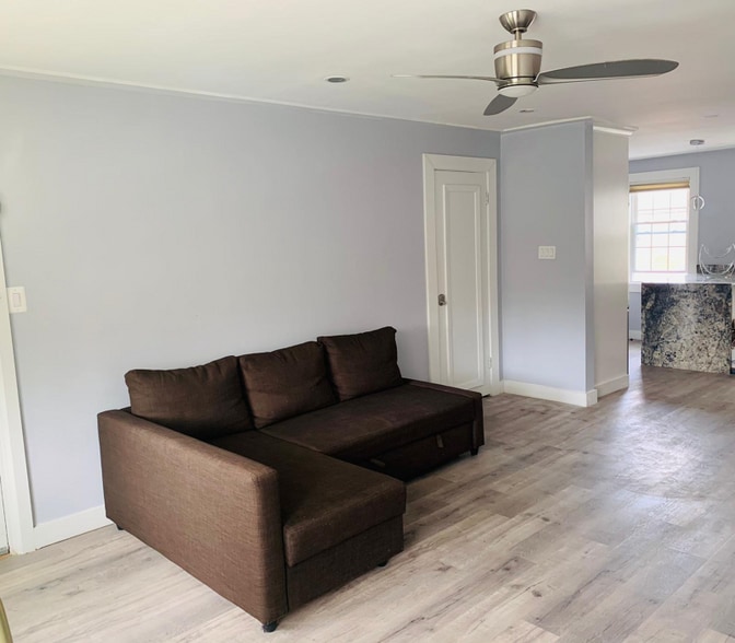 Building Photo - 5106 Columbia Pike