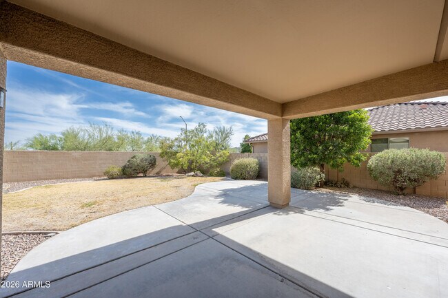 Building Photo - 2023 W Shackleton Dr