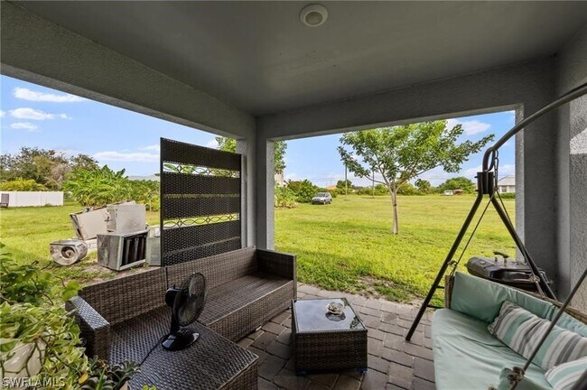 Building Photo - 1013 NE 15th St