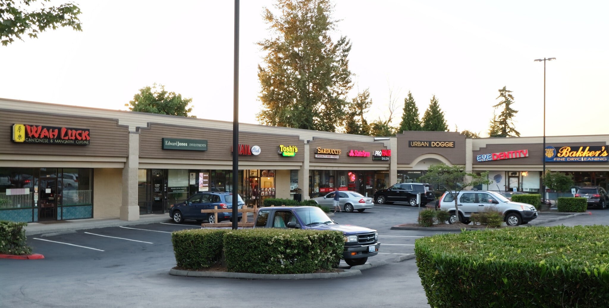 Building Photo - 725 9th Ave S