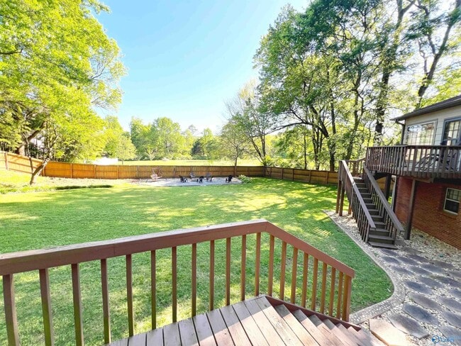 Building Photo - 204 Roy Dr