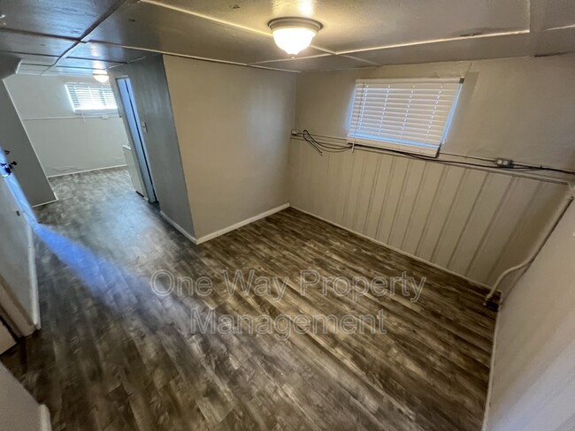 Building Photo - 1112 7th St