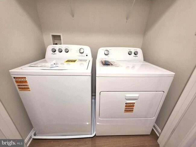 Building Photo - 822 Mersey Ln