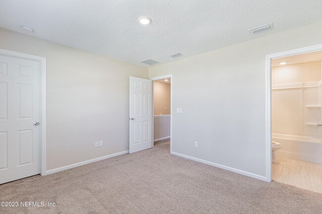 Building Photo - 9833 Fiddleback Ln