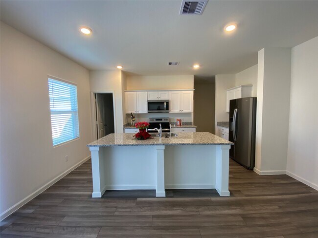 Building Photo - 3022 Spindletree Ln