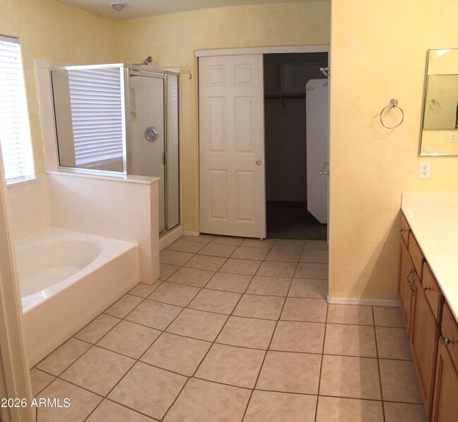 Building Photo - 12710 W Earll Dr