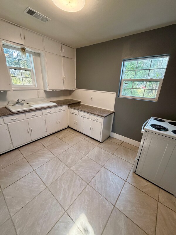 Building Photo - 120 W 18th St