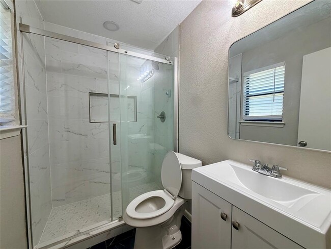 Building Photo - 1403 Long Branch Dr