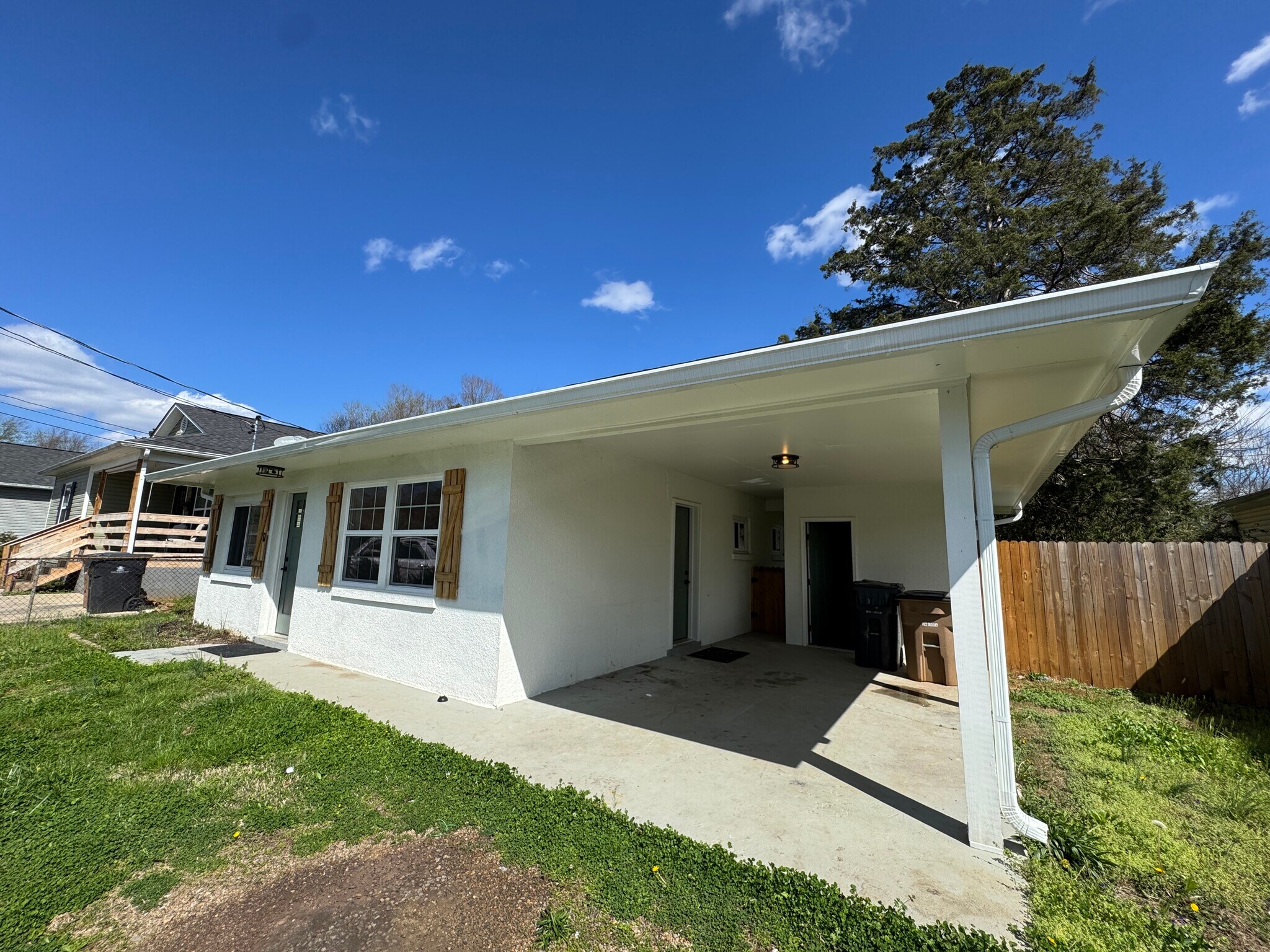 Building Photo - 1712 Vada Cir