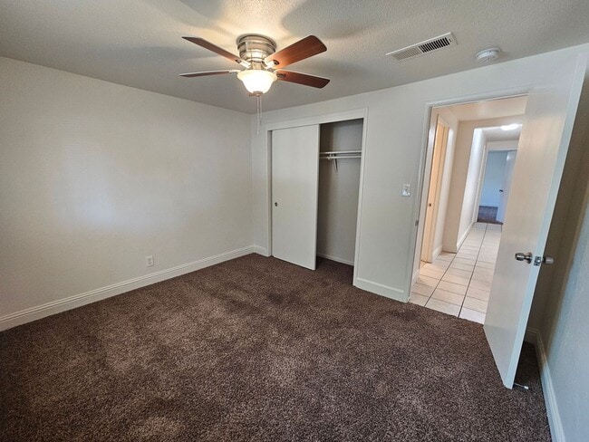 Building Photo - Franklin Triplex - Golden Dev