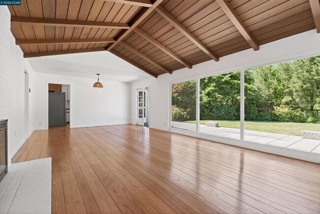 Building Photo - 39 Donna Maria Way