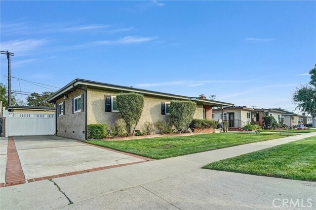 Building Photo - 2354 Snowden Ave