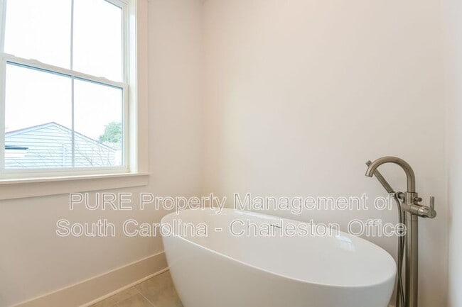 Building Photo - 12 1/2