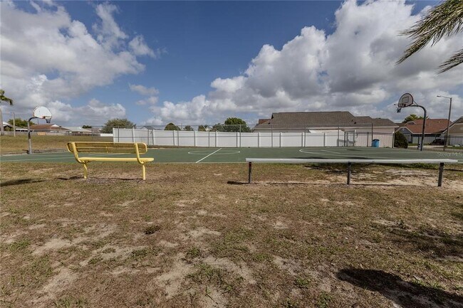 Building Photo - 3253 Huntwicke Blvd