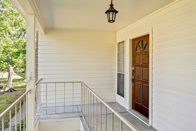 Building Photo - 13012 Trail Hollow Dr