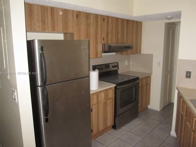 Building Photo - 405 SE 14th St