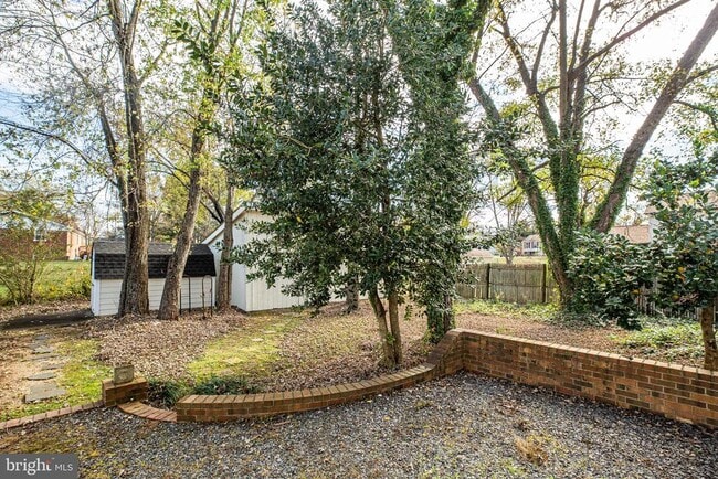 Building Photo - 1445 Heatherstone Dr