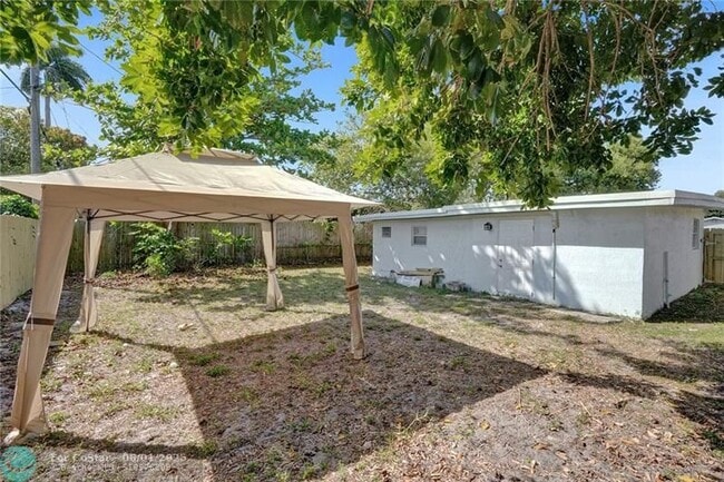 Building Photo - 6128 SW 39th St