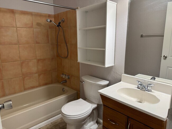 Building Photo - 2551 Aspen Ave NW