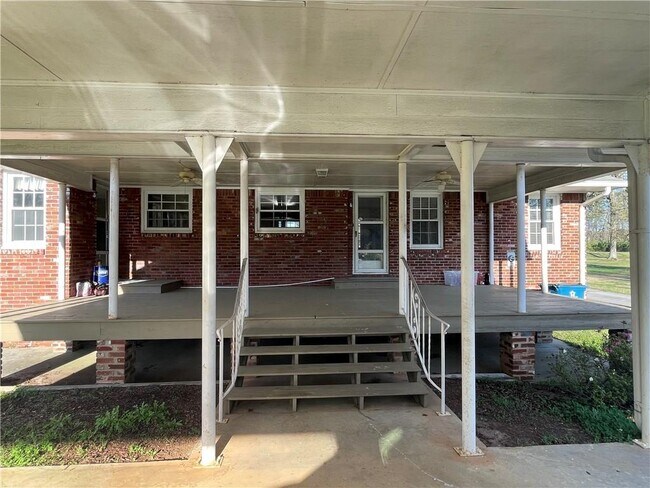 Building Photo - 3633 Loganville Hwy SW