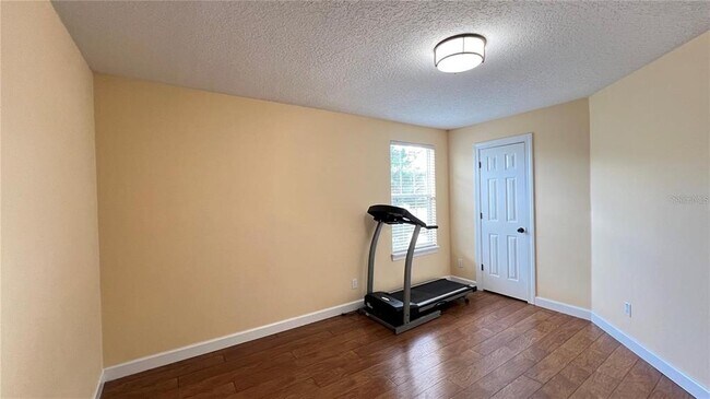 Building Photo - 934 Westpark Dr