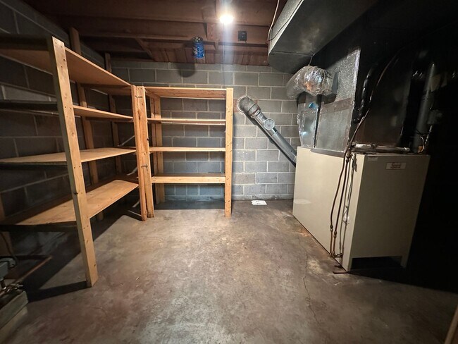 Building Photo - 1308 Minebank Rd