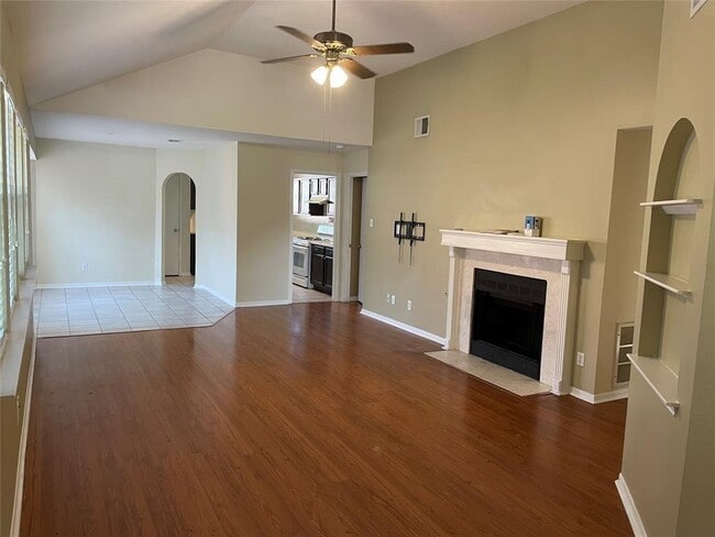 Building Photo - 16917 Ardisia Dr