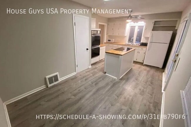 Building Photo - 4616 E Linwood Blvd