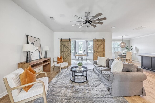 Building Photo - 132 McClellan Way