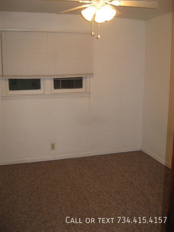 Building Photo - 2866 Golfside Rd