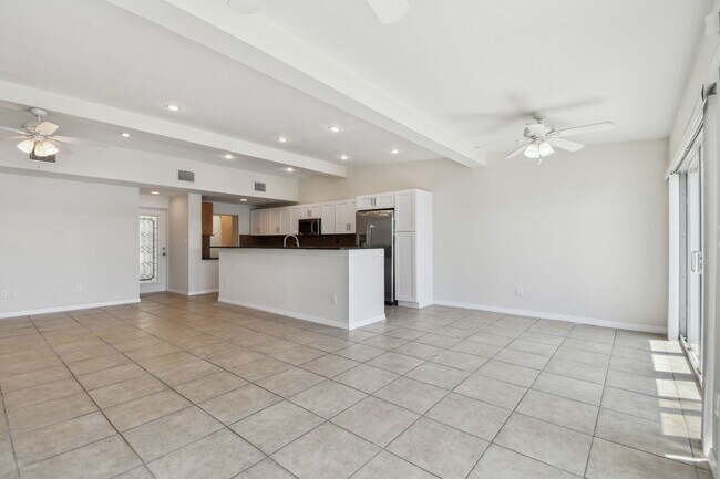 Building Photo - 345 Capri Blvd