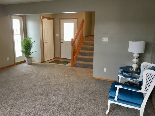 Building Photo - 5306 Meadowlark Ln