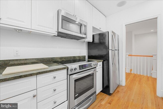 Building Photo - 1830 17th St NW