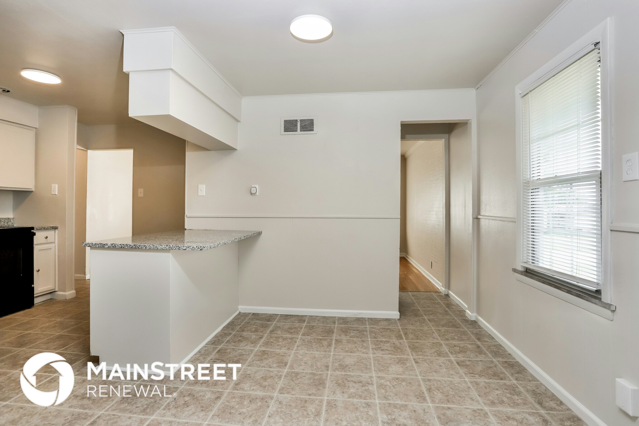 Building Photo - 1529 Corinth Dr