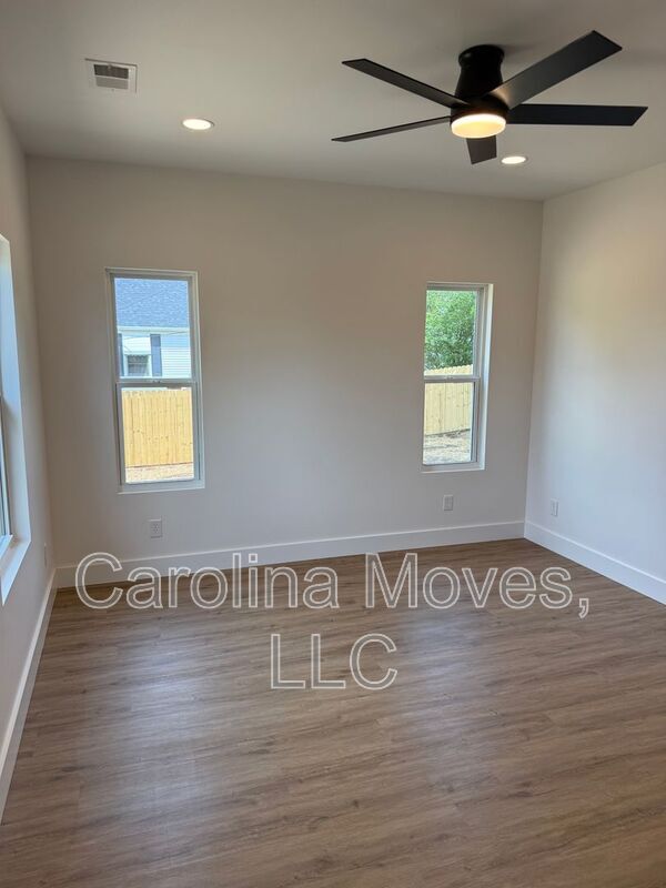 Building Photo - 7 2nd Ave