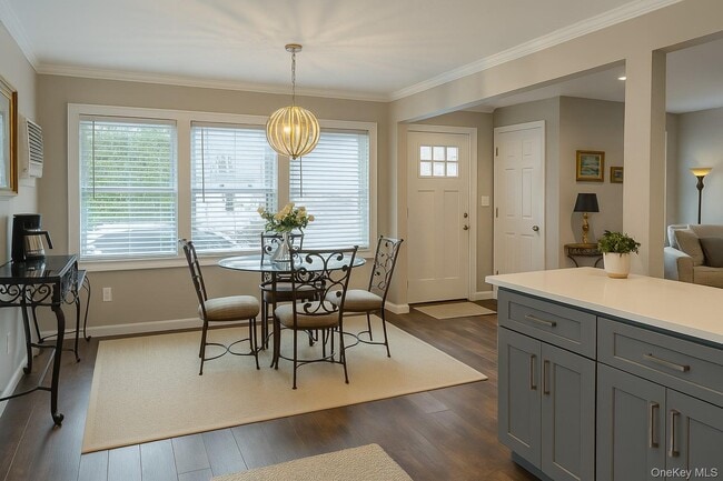 Building Photo - 610 Monroe Blvd