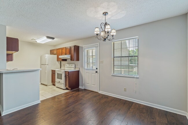 Building Photo - 9009 Fountain Brook Ln