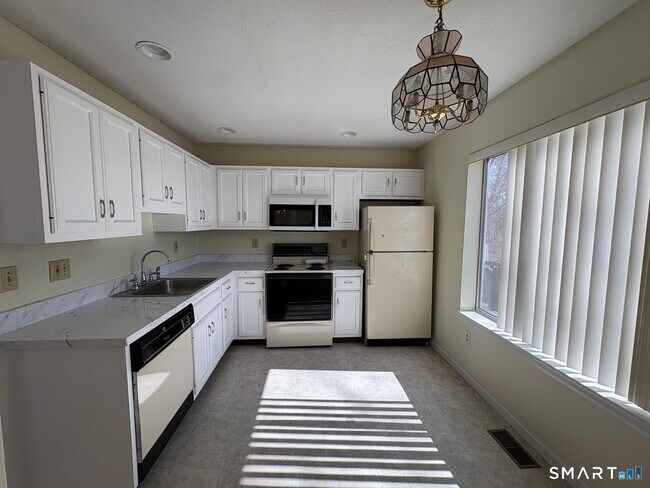 Building Photo - 10 South St