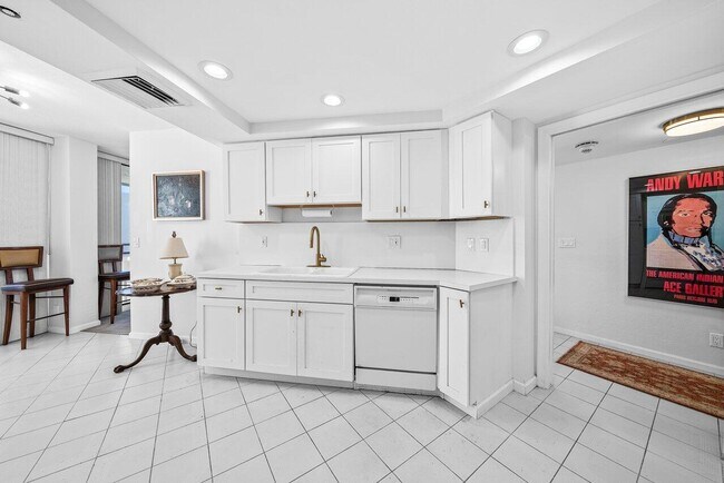 Building Photo - 3560 S Ocean Blvd