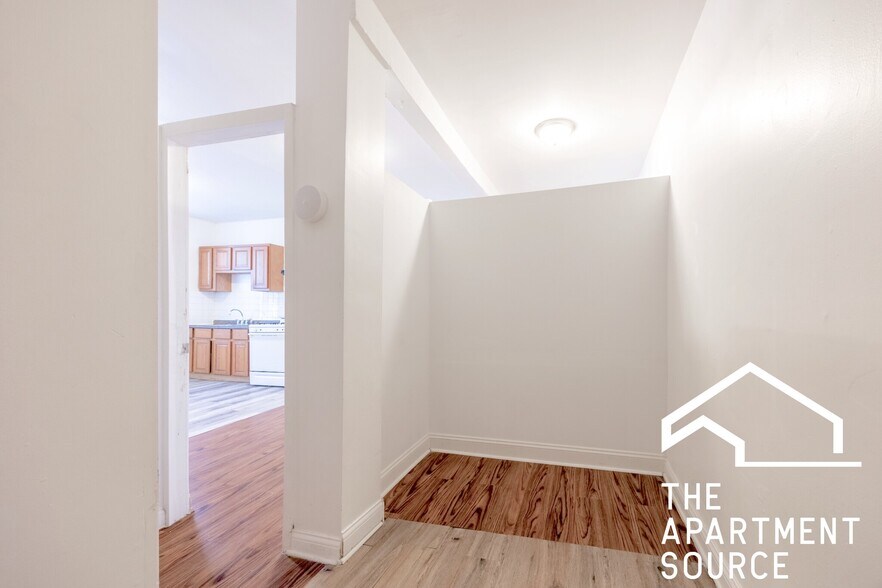 Building Photo - 1900 S Throop St