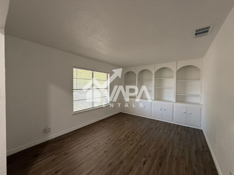 Building Photo - 6726 Alan Hale Dr