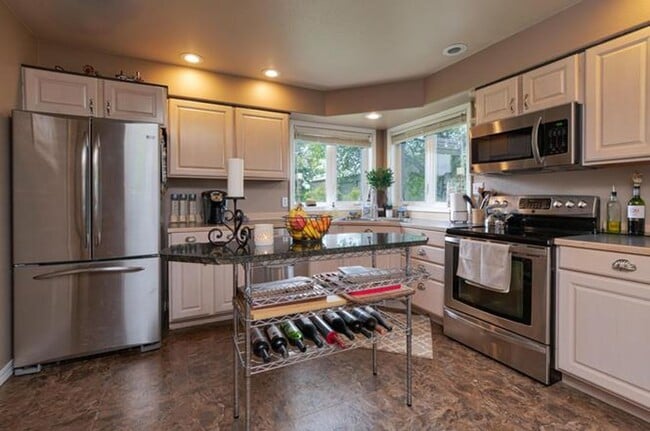 Building Photo - Beautiful home in Haven Heights