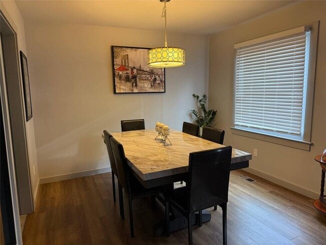 Building Photo - 4472 Calumet Dr NW