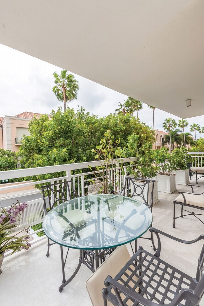 Building Photo - 250 Bradley Pl