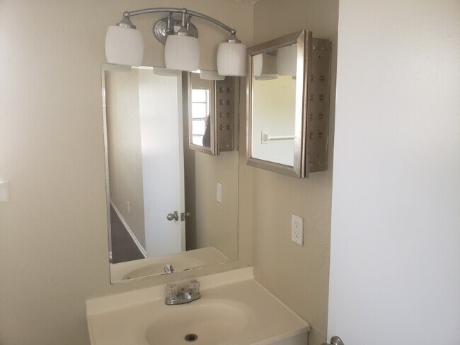 Building Photo - 6440 62nd Ave N